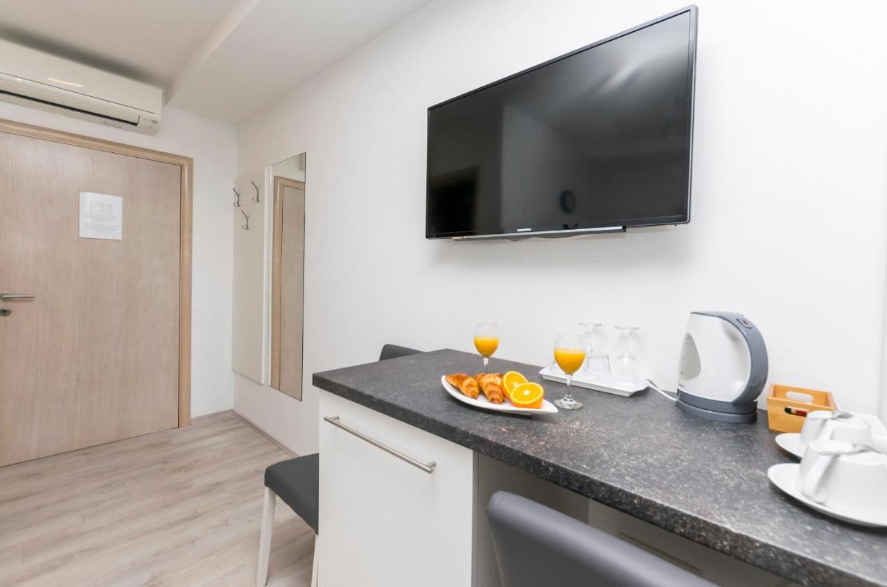 Apartments And Rooms Adriatic Suites Шибеник Экстерьер фото