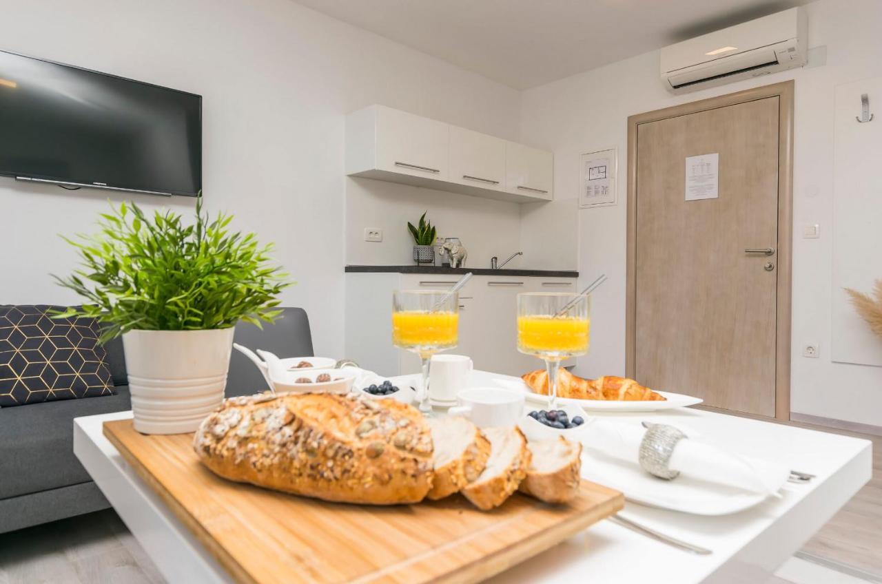 Apartments And Rooms Adriatic Suites Шибеник Экстерьер фото