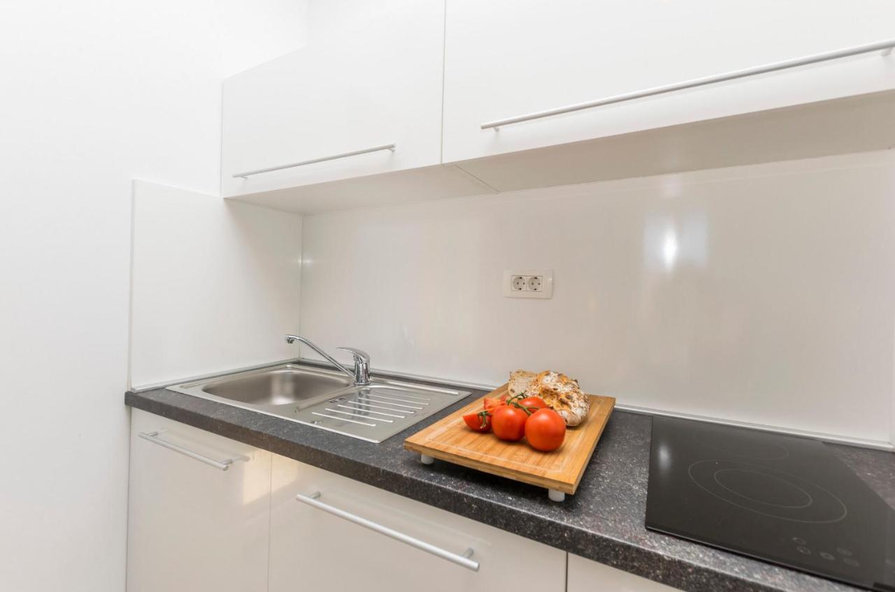 Apartments And Rooms Adriatic Suites Шибеник Экстерьер фото