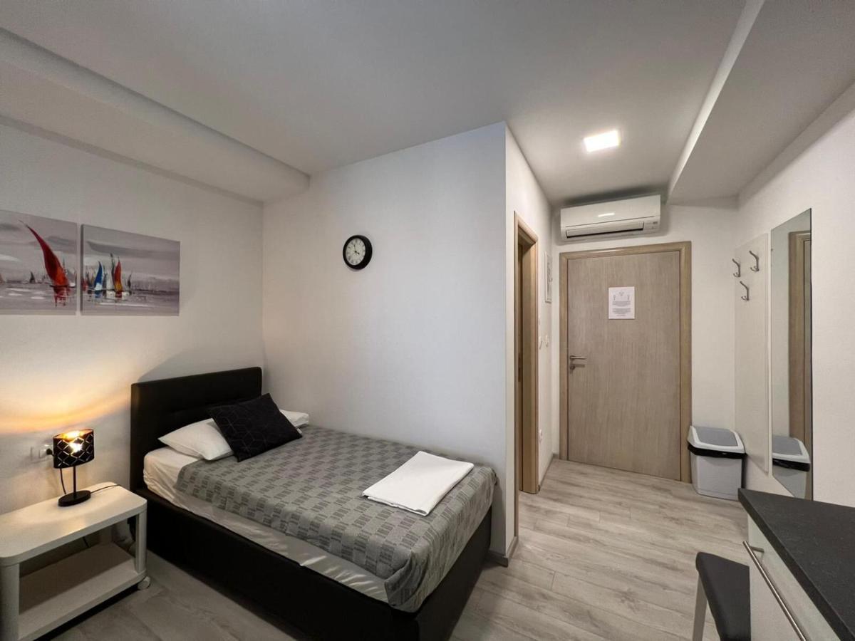 Apartments And Rooms Adriatic Suites Шибеник Экстерьер фото