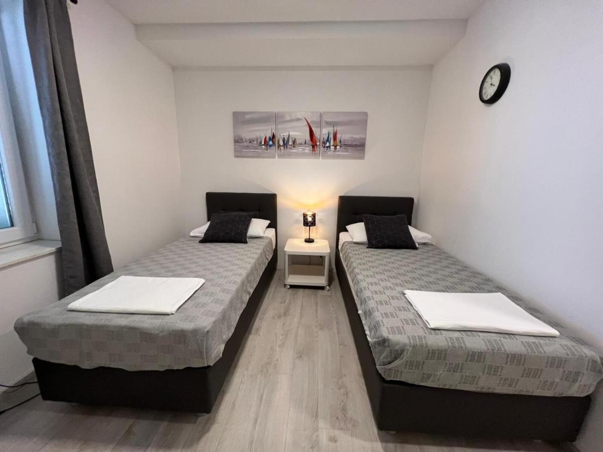 Apartments And Rooms Adriatic Suites Шибеник Экстерьер фото