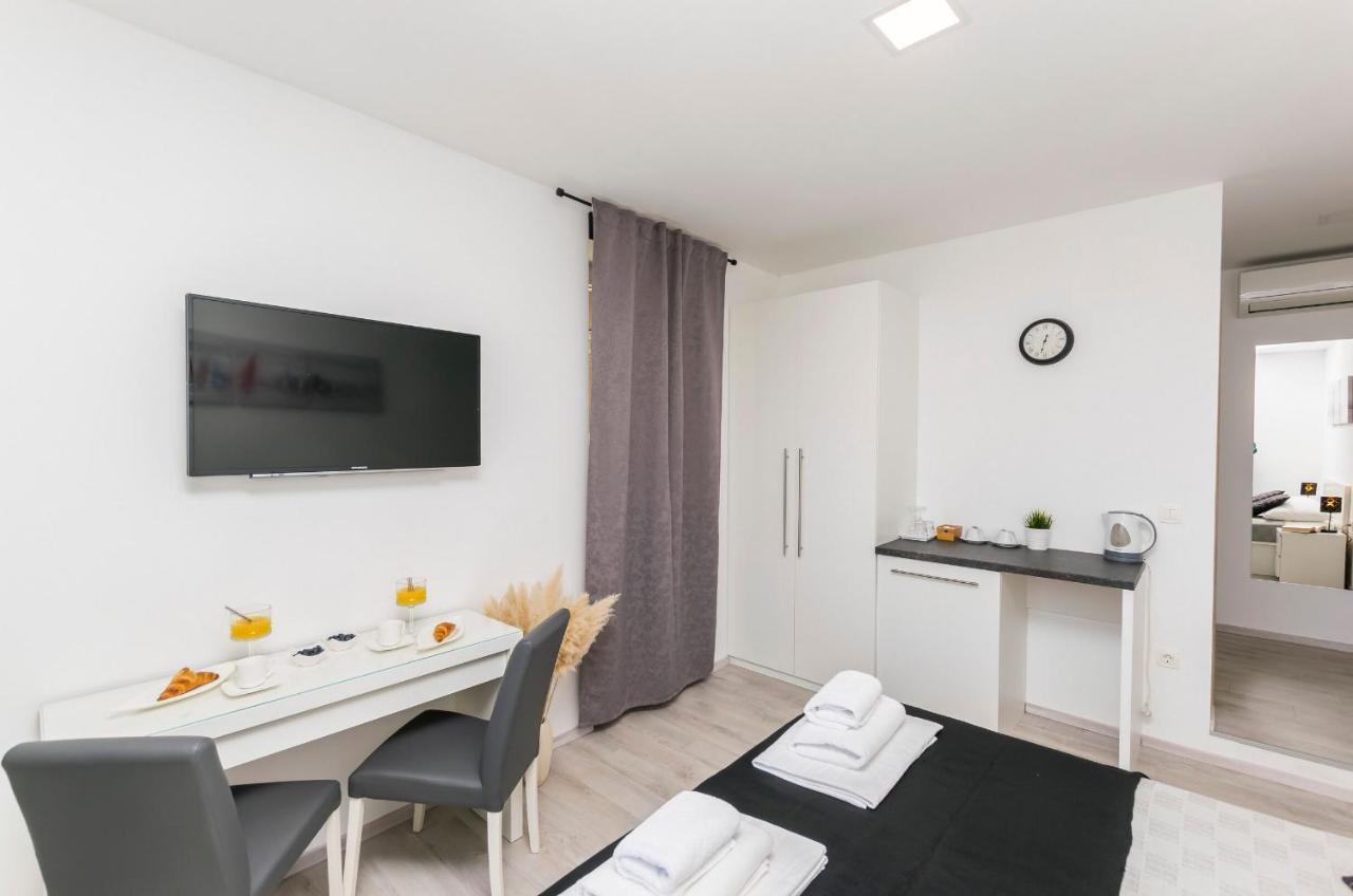 Apartments And Rooms Adriatic Suites Шибеник Экстерьер фото