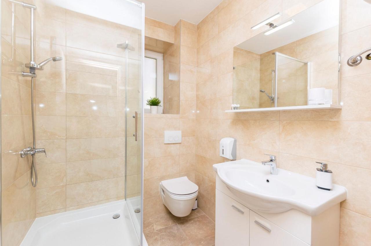 Apartments And Rooms Adriatic Suites Шибеник Экстерьер фото