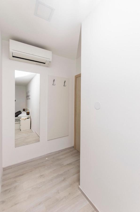 Apartments And Rooms Adriatic Suites Шибеник Экстерьер фото